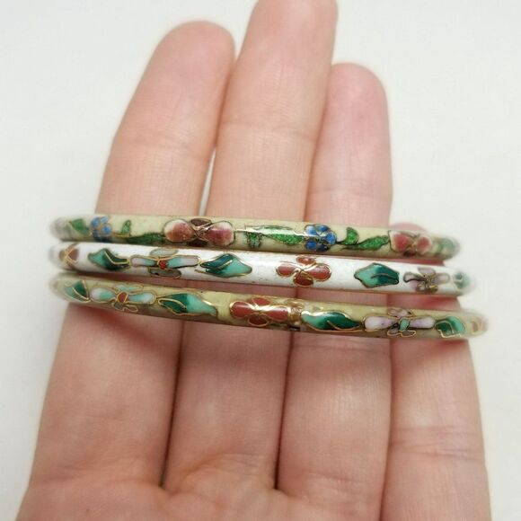 Vintage White and Tan Floral Design Enamel Bangle Bundle, Lot of 3, Stacking - Picture 5 of 5